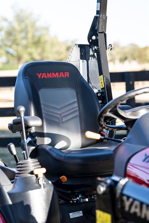 SA223 KURO seat with custom stitching and controls
